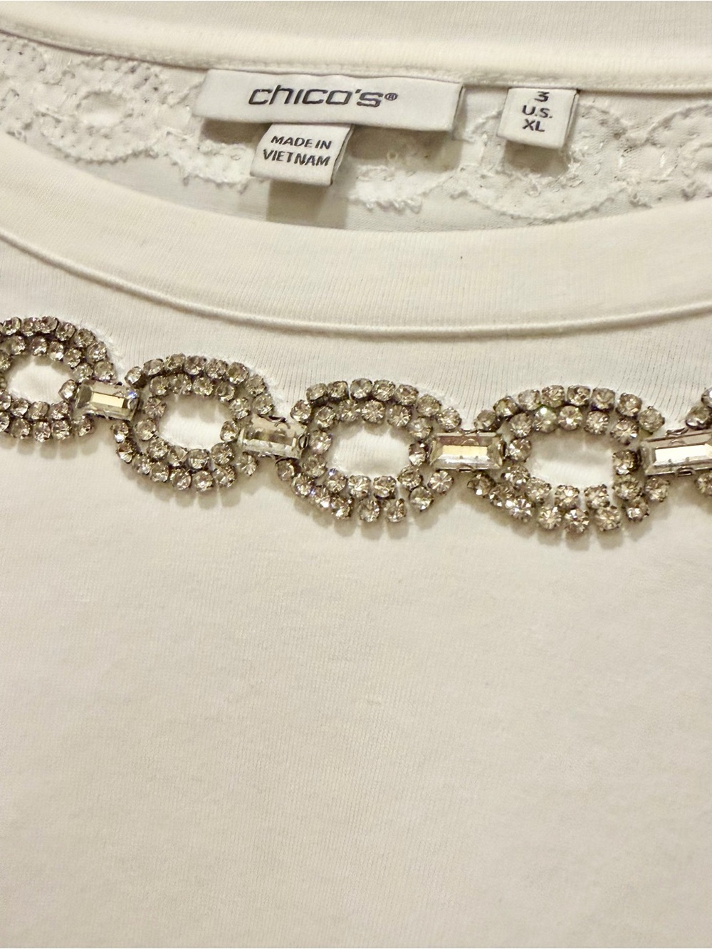 Chico's NWOT Alabaster ✨𝓢𝓹𝓪𝓻𝓴𝓵𝓮✨ Rhinestone Embellishments Pullover Size 3 (XL)